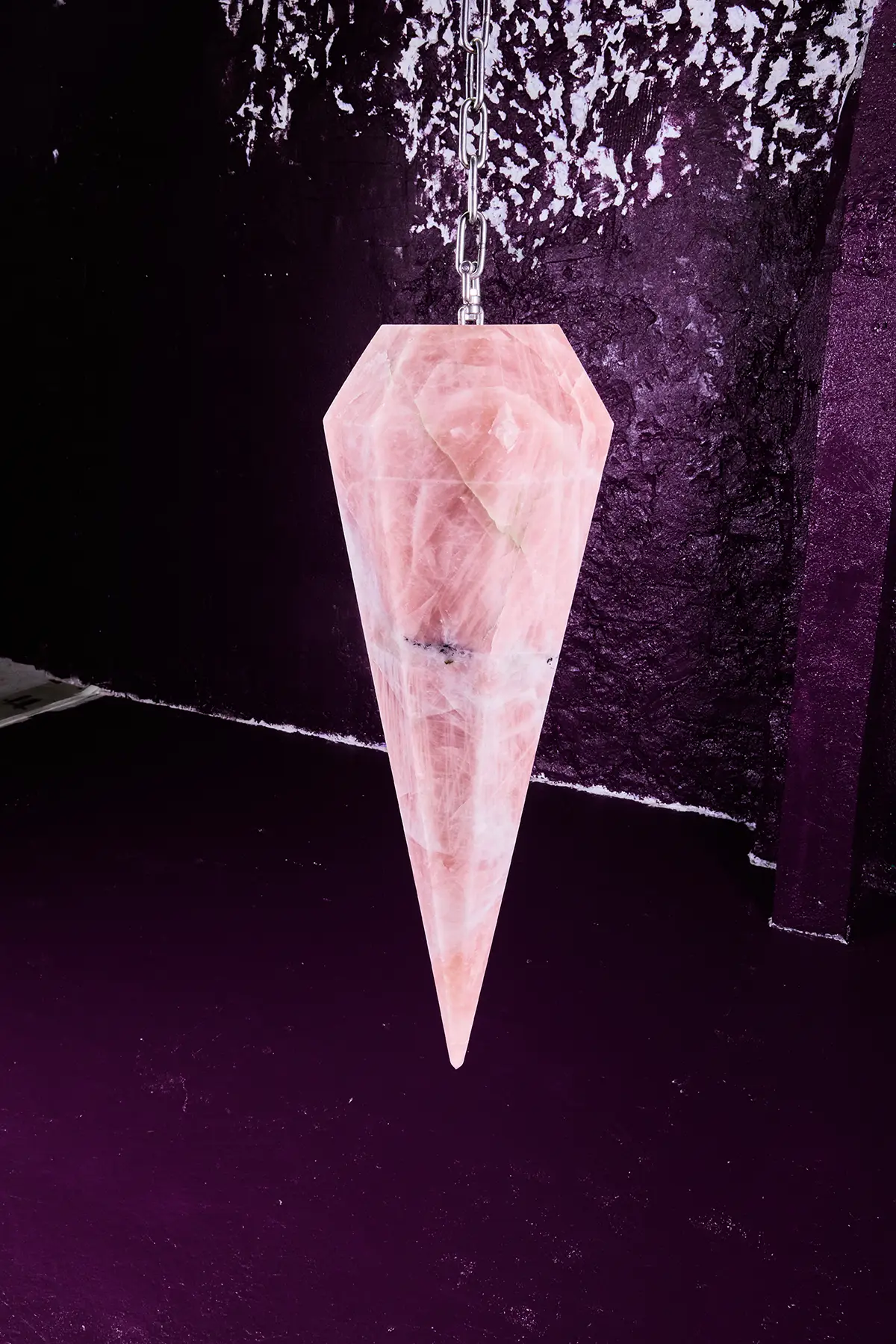 A Downwards Evolution exhibition by Lea Colombo at 3537 Paris in 2022, exploring divine energy, instinct, and transformation through bold colour and form.